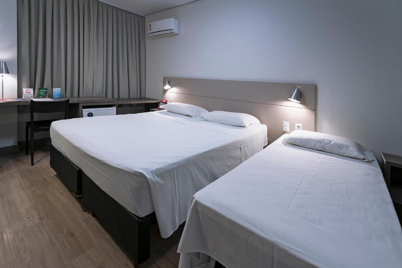 Hotel Valerim Itajai / Navegantes Eksteriør billede