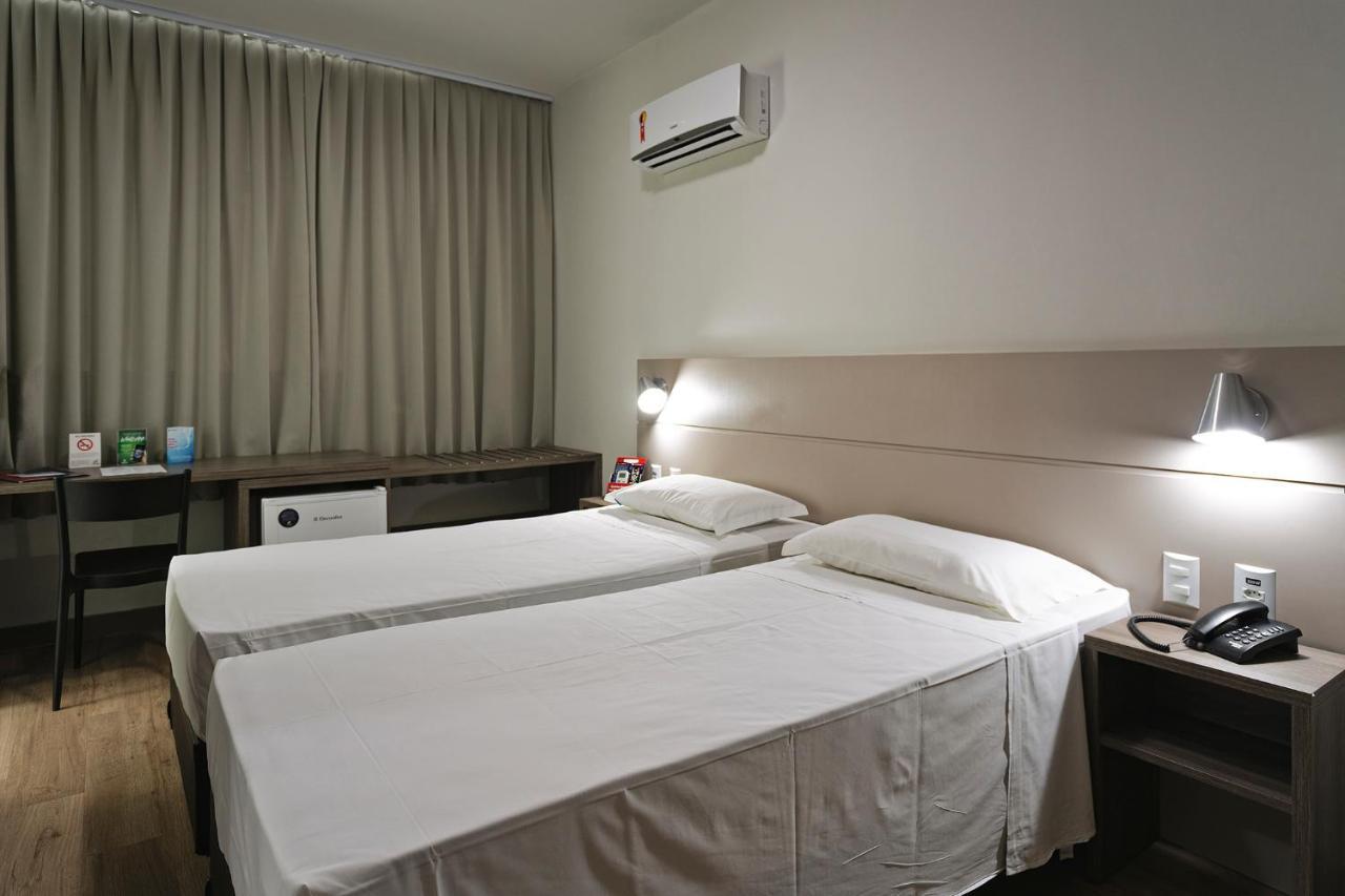Hotel Valerim Itajai / Navegantes Eksteriør billede