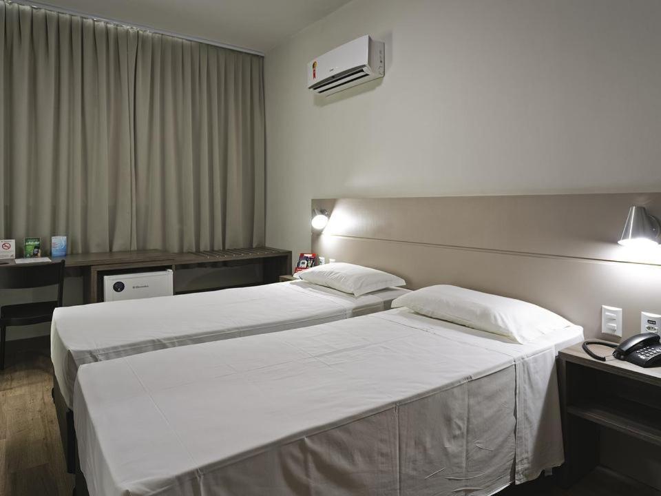 Hotel Valerim Itajai / Navegantes Eksteriør billede