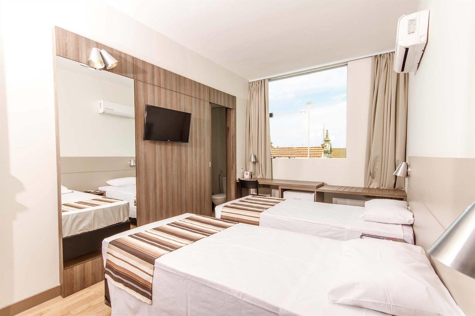 Hotel Valerim Itajai / Navegantes Eksteriør billede