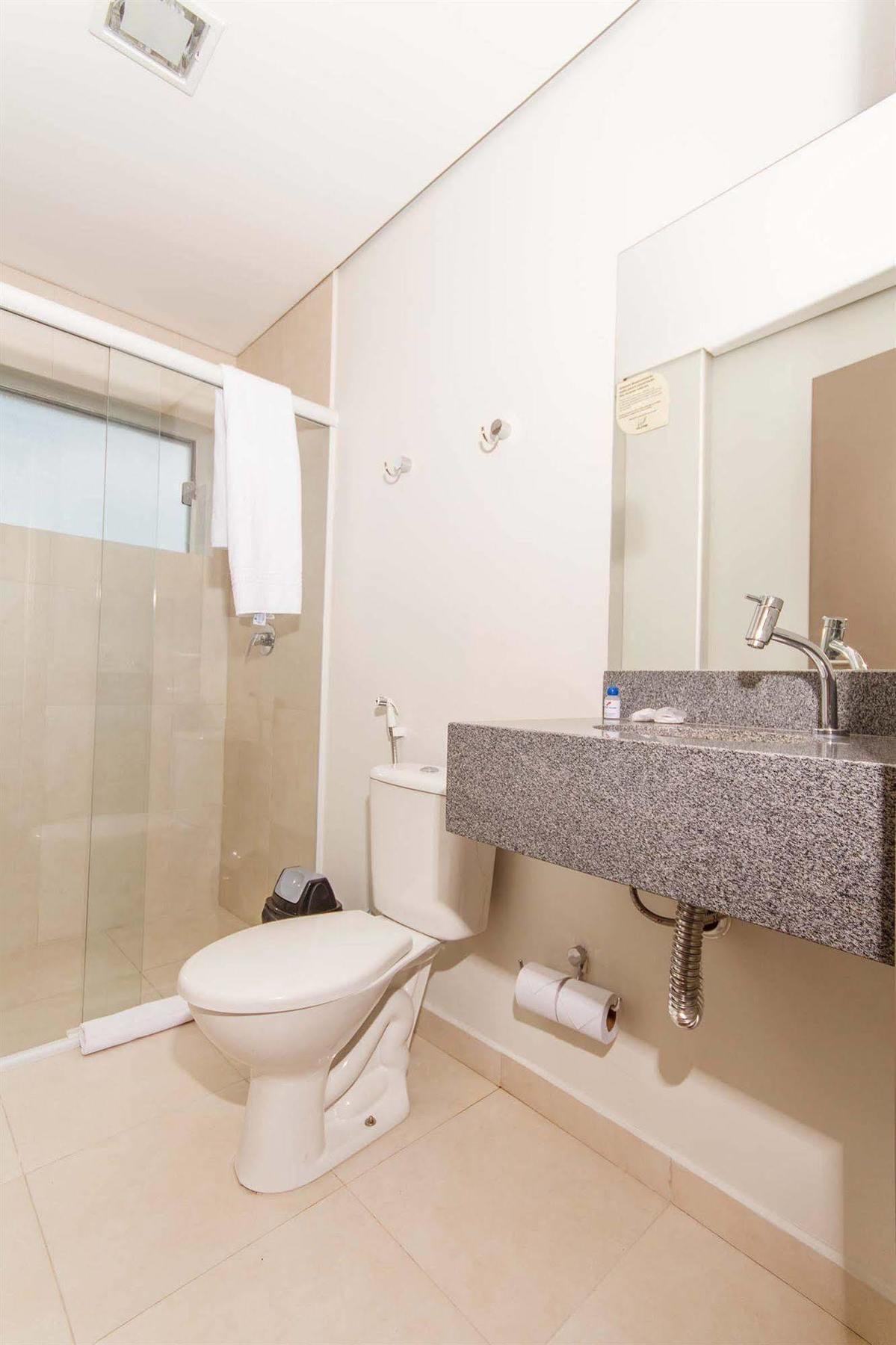 Hotel Valerim Itajai / Navegantes Eksteriør billede