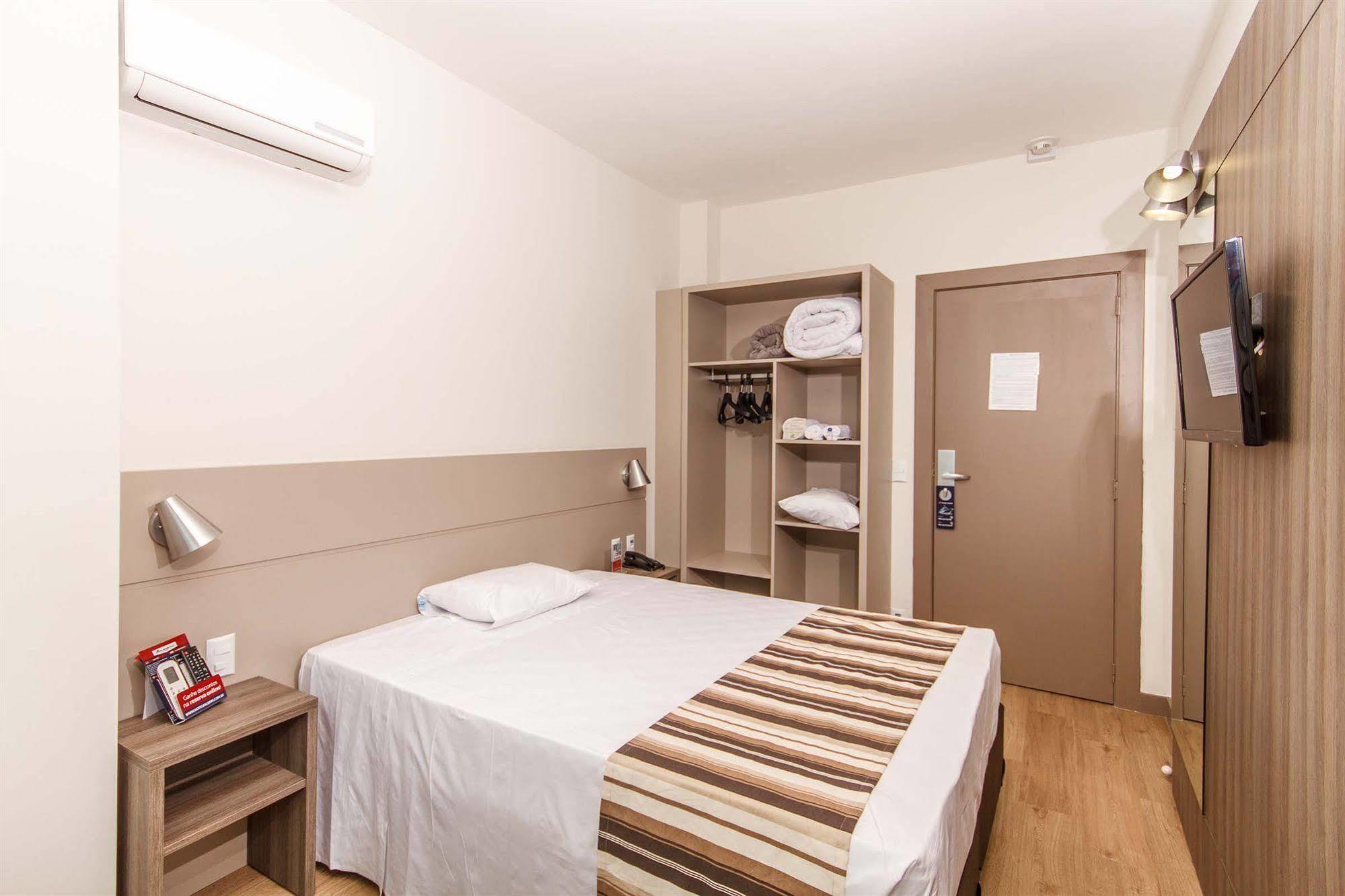 Hotel Valerim Itajai / Navegantes Eksteriør billede