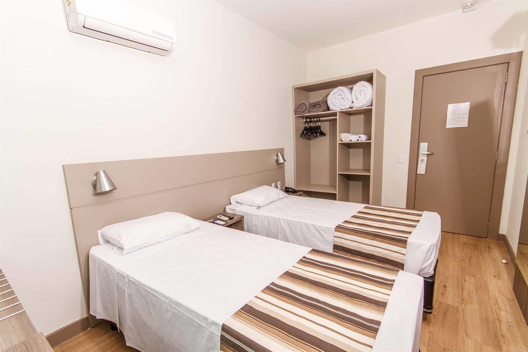 Hotel Valerim Itajai / Navegantes Eksteriør billede